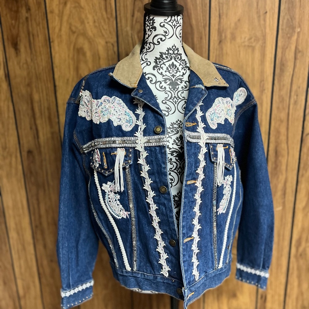 Vintage 90s R.D New York embellished  fringe jean jacket. Size S